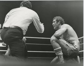 Boxing scene during the fight between Gerrie Coetzee and Greg Page at Sun City, at which Coetzee ...